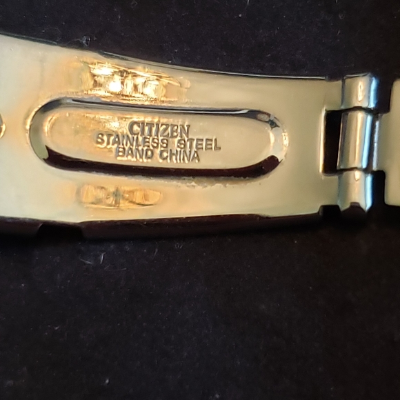 Citizen Eco-Drive Riva, Diamond Accent, MOP, Women's Two-Tone 26mm, EUC! - Picture 16 of 17